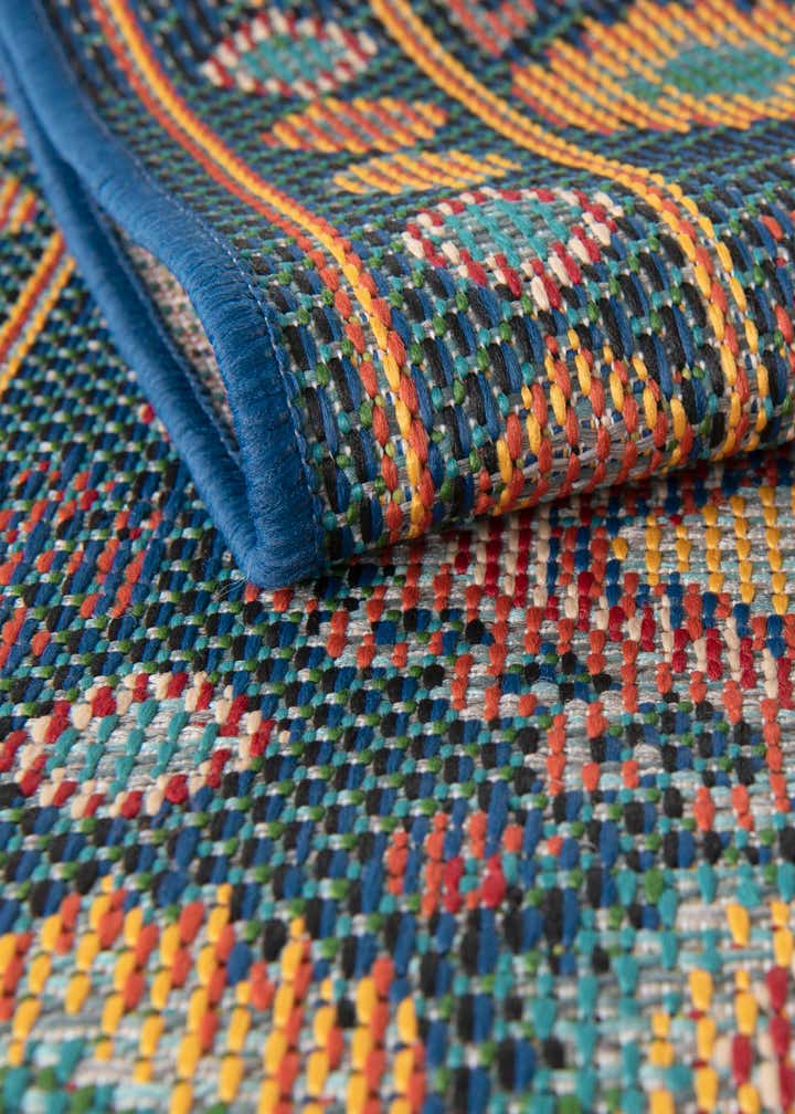 7' 10 x 7' 10 Easy-Clean Baja Indoor / Outdoor Square Rug