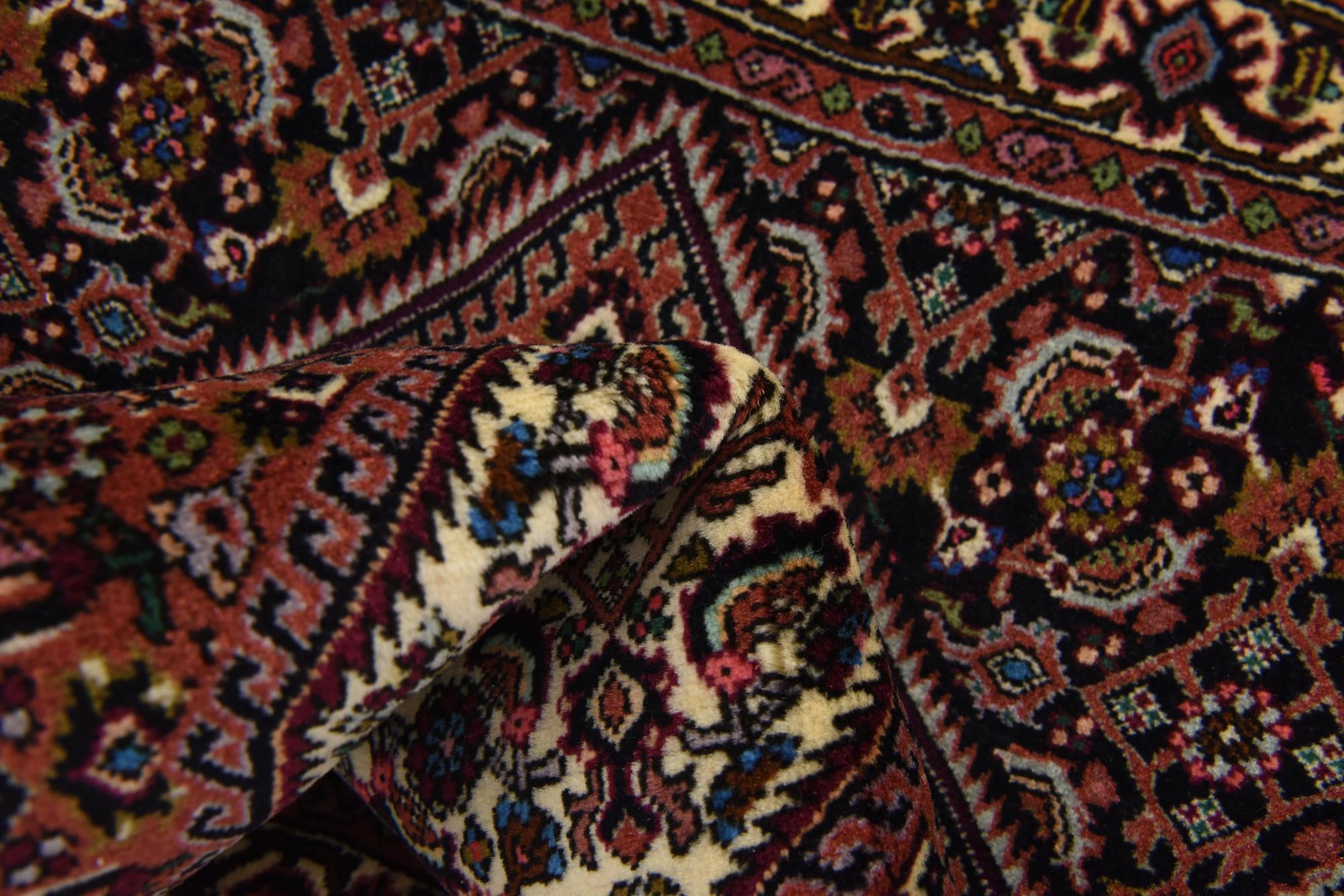 2' 7 x 3' 5 Hand Knotted Bidjar Persian Wool Square Rug