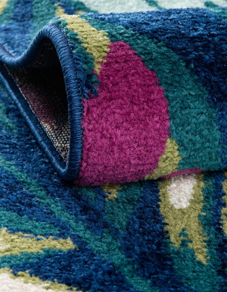 Detail image of 7' 10 x 7' 10 Bloom Square Rug