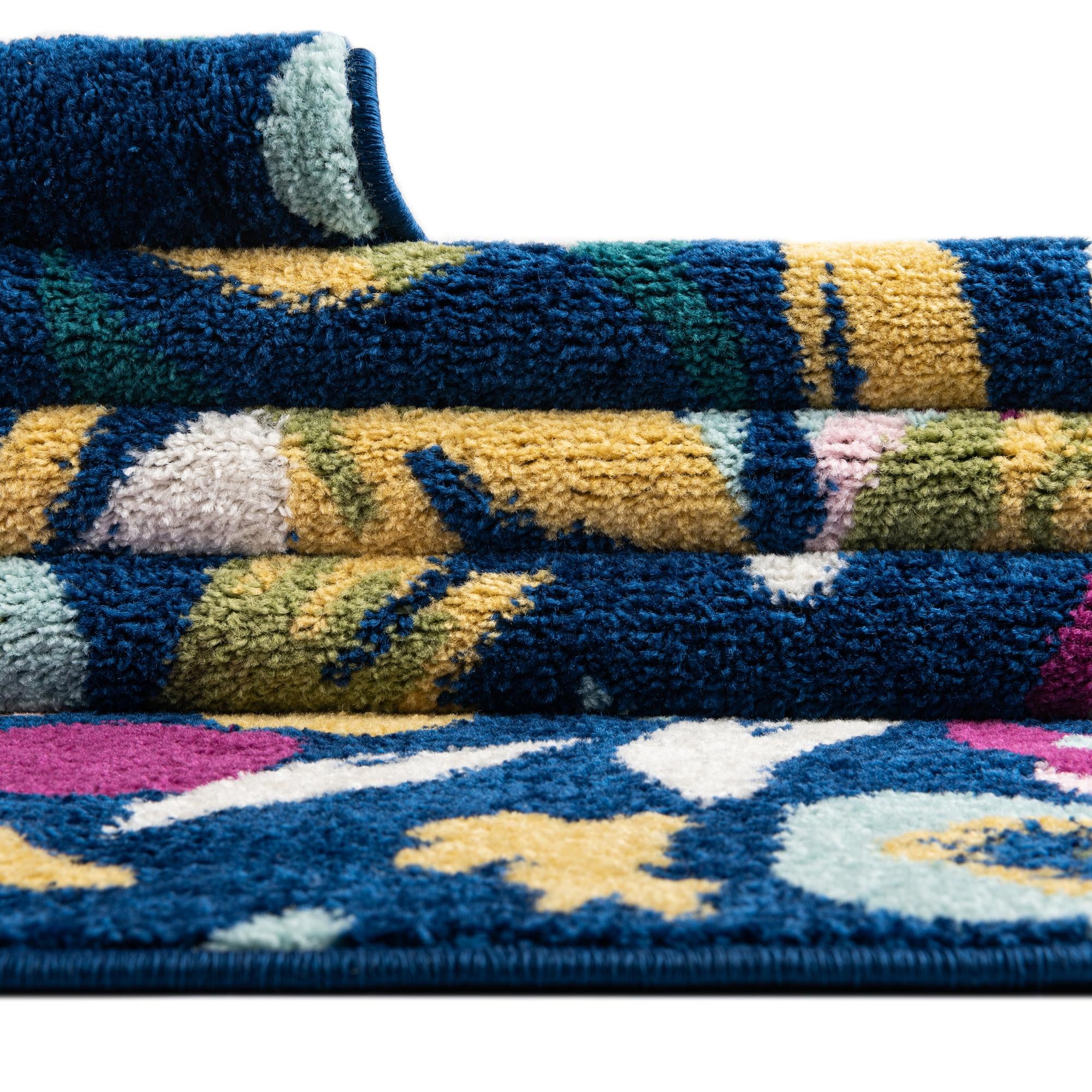 7' 10 x 7' 10 Bloom Square Rug