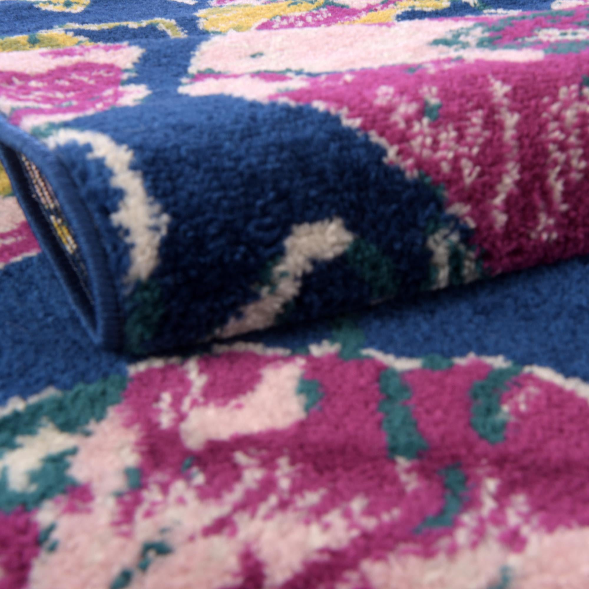 7' 10 x 7' 10 Bloom Square Rug