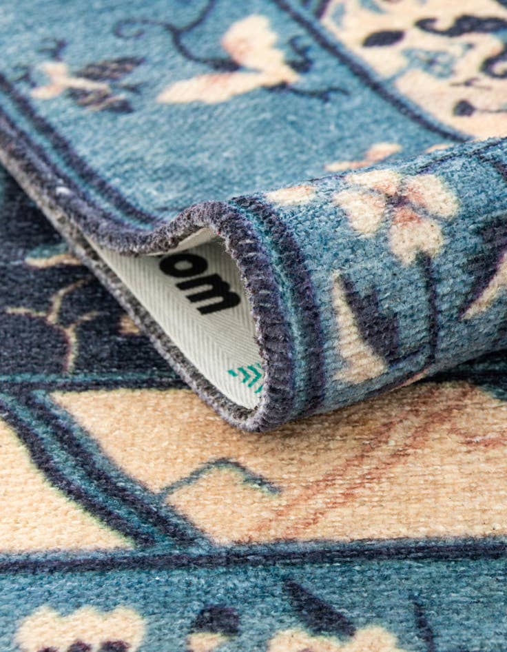 Detail image of 7' 9 x 7' 9 Boutique Square Rug