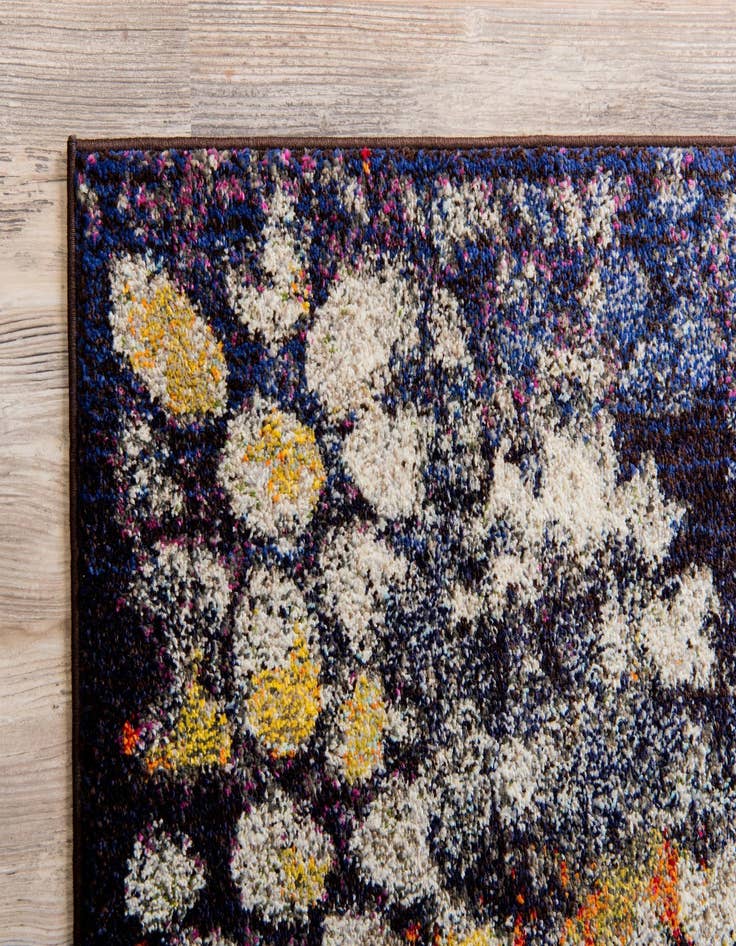 Detail image of 6' x 6' Washable Carnevale Square Rug