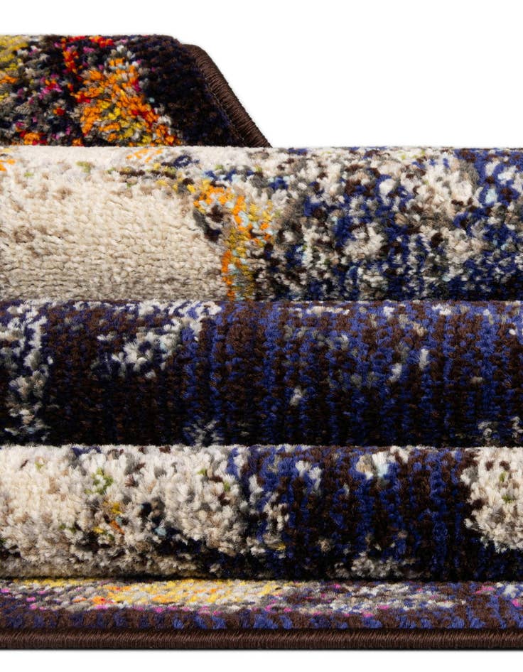 Detail image of 6' x 6' Washable Carnevale Square Rug