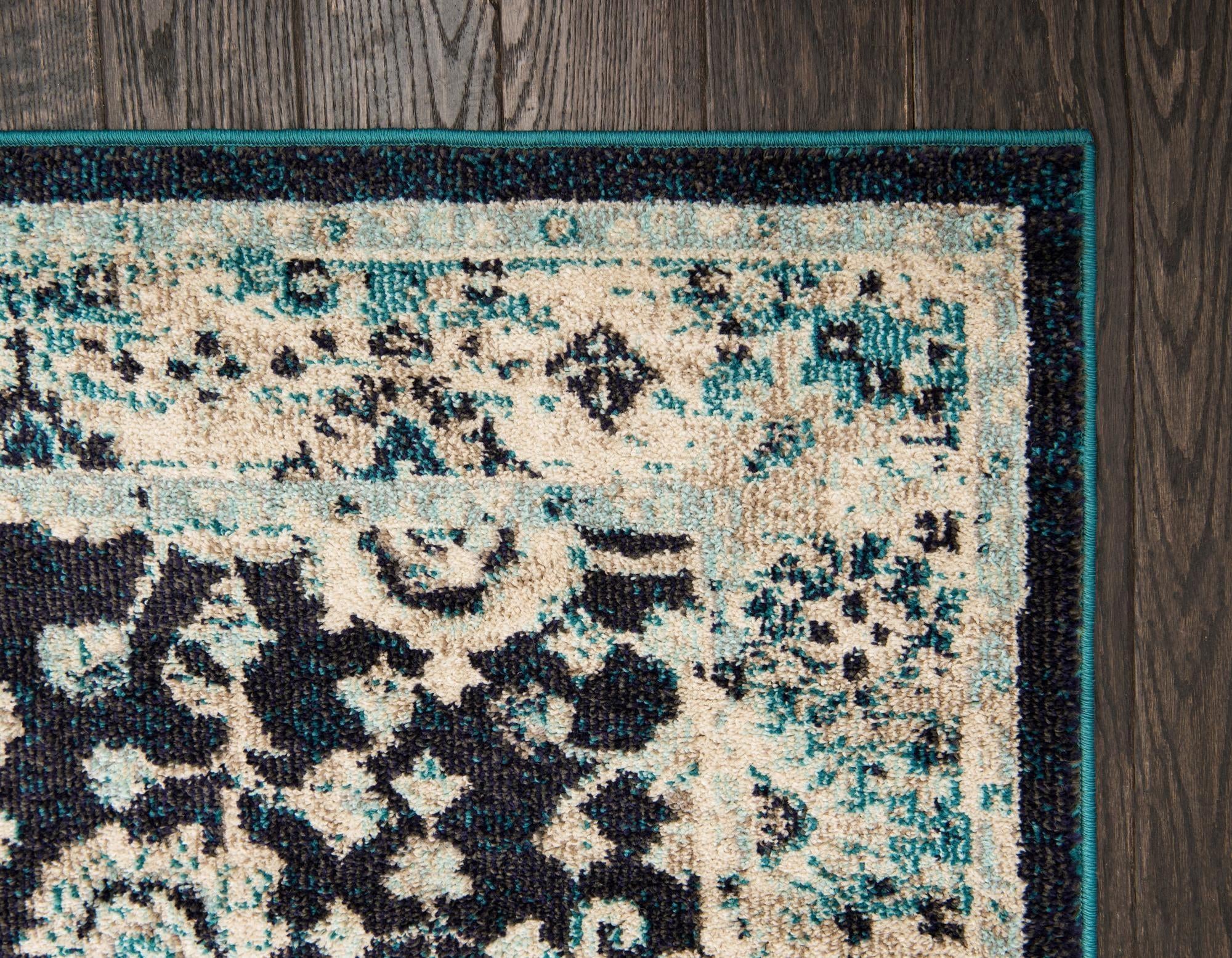 7' 10 x 7' 10 Carrington Square Rug