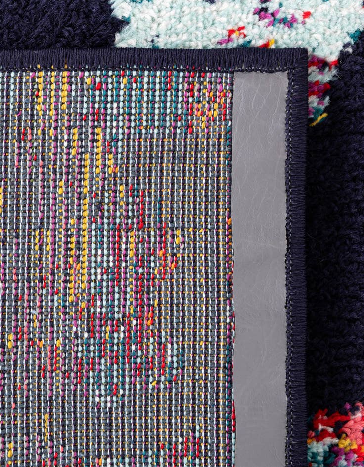 Detail image of 7' 10 x 7' 10 Carrington Square Rug