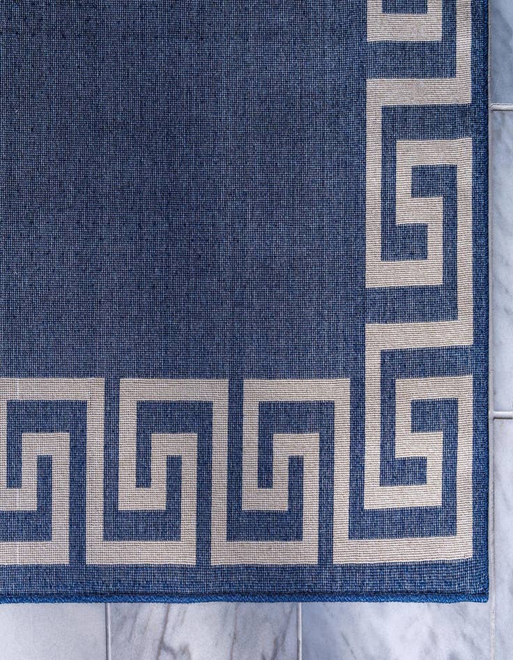 Detail image of 7' 10 x 7' 10 Greek Key Square Rug