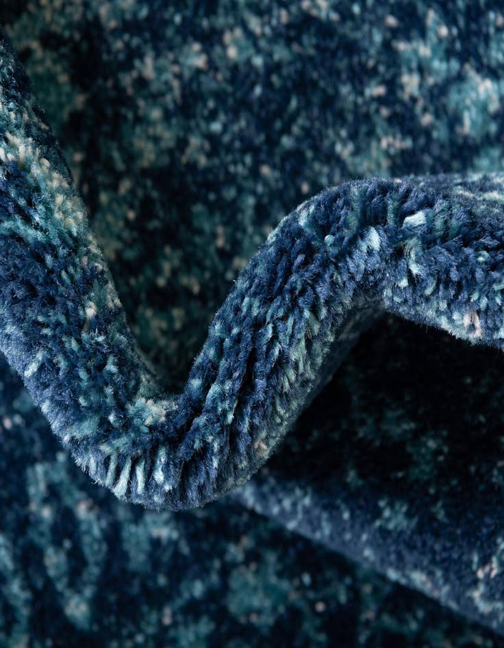 Detail image of 8' 4 x 8' 4 Heritage Square Rug