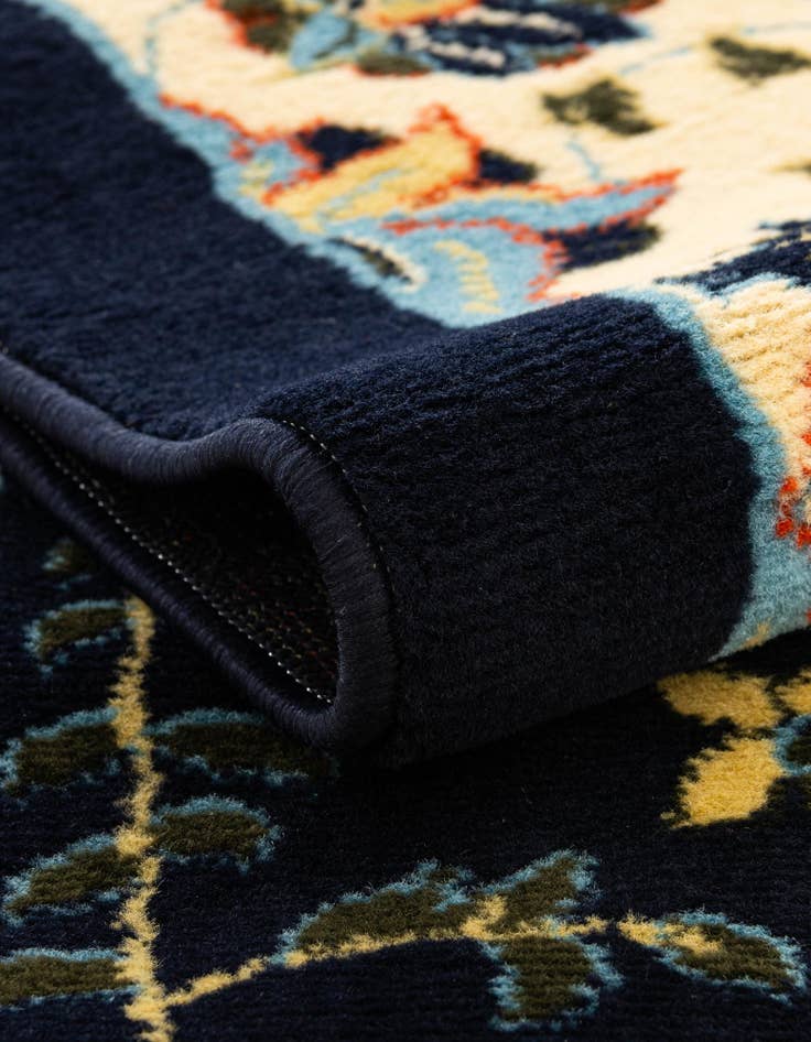 Detail image of 7' 10 x 7' 10 Isfahan Design Square Rug