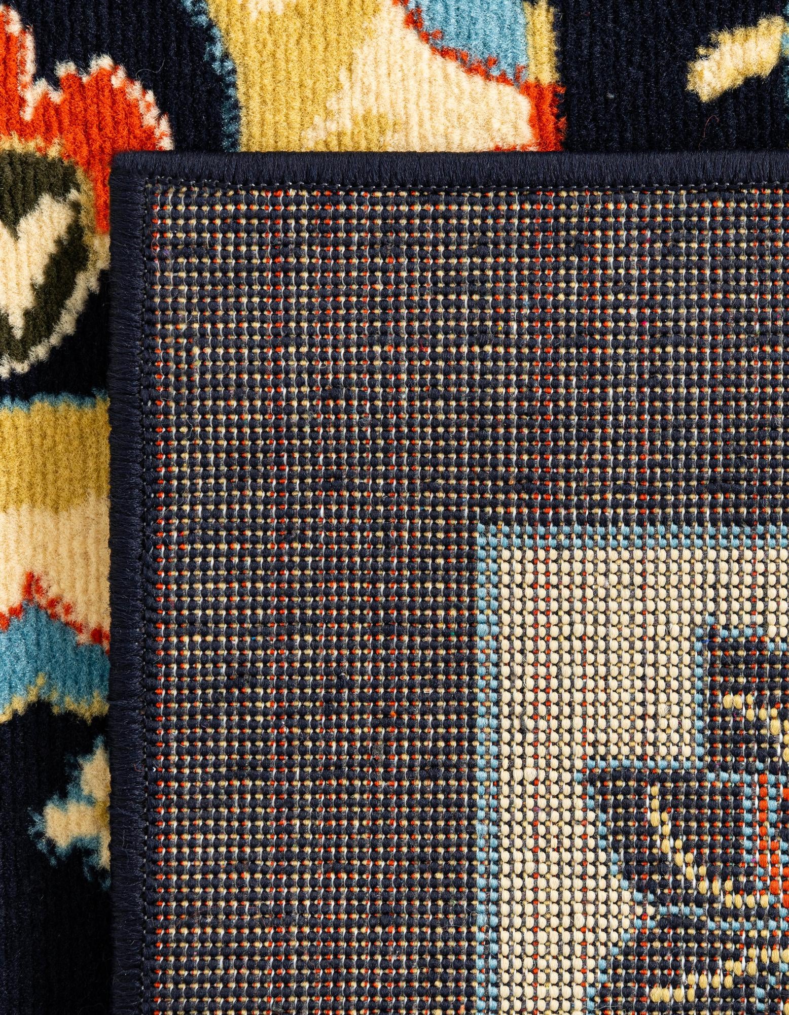 7' 10 x 7' 10 Isfahan Design Square Rug