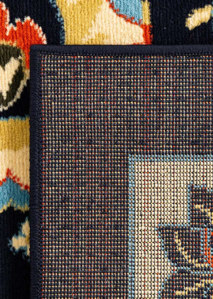 7' 10 x 7' 10 Isfahan Design Square Rug