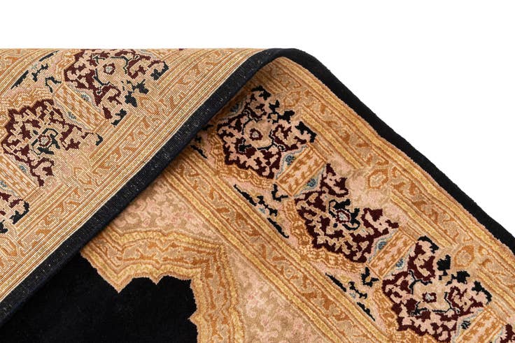 Detail image of 7' 10 x 8' 2 Kerman Wool Square Rug