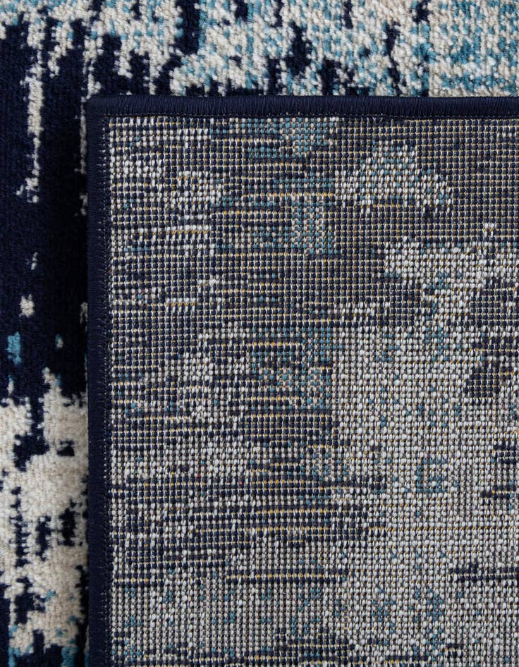Detail image of 7' 10 x 7' 10 Laguna Square Rug