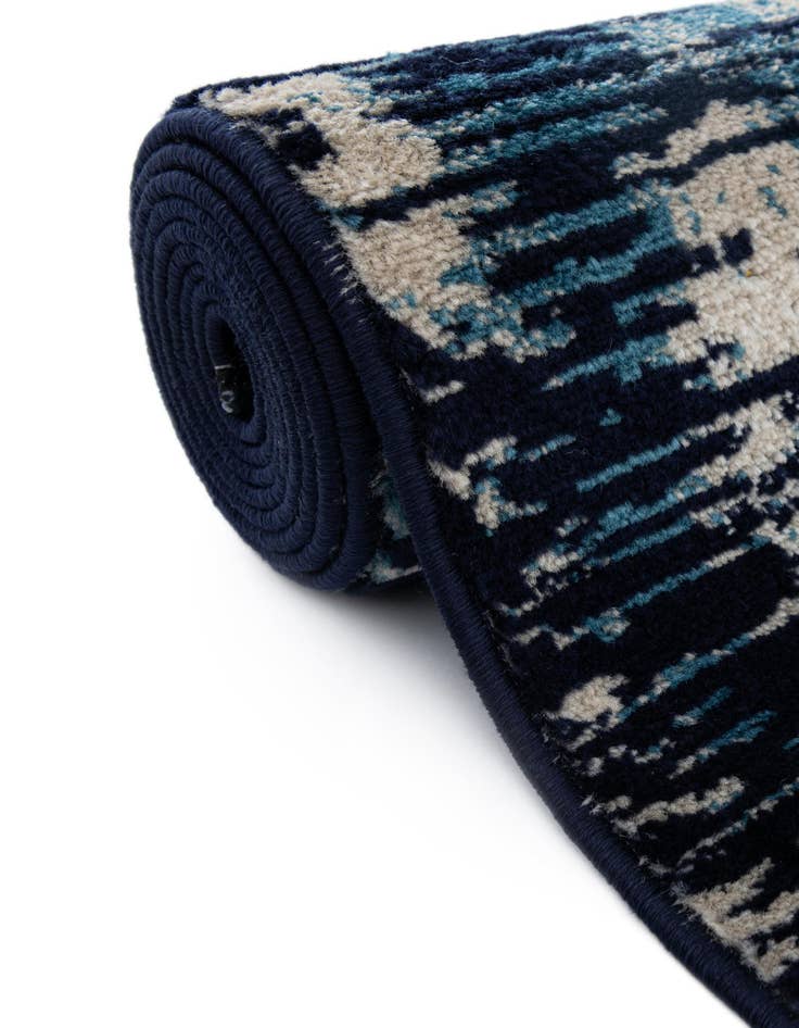 Detail image of 7' 10 x 7' 10 Laguna Square Rug