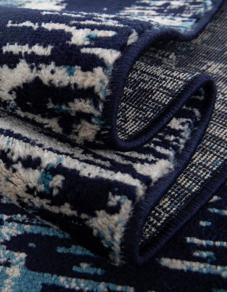 Detail image of 7' 10 x 7' 10 Laguna Square Rug