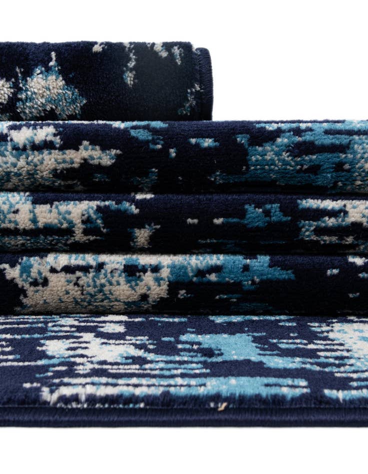 Detail image of 7' 10 x 7' 10 Laguna Square Rug