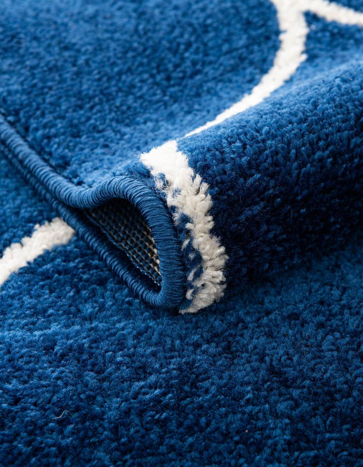 Detail image of 4' x 4' Lattice Frieze Square Rug