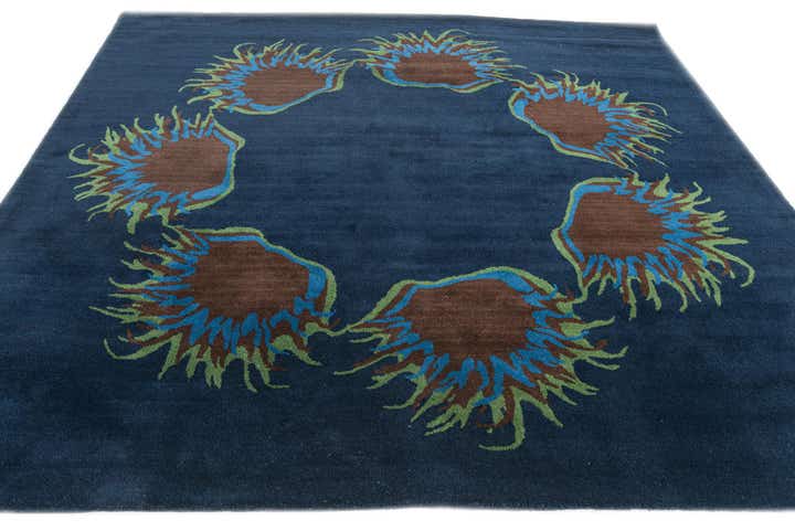 7' 6 x 7' 7 Luna Square Rug