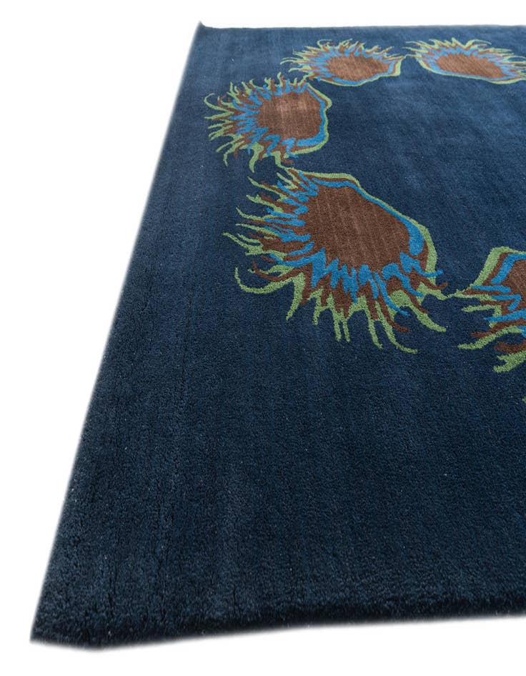 Detail image of 7' 6 x 7' 7 Luna Square Rug