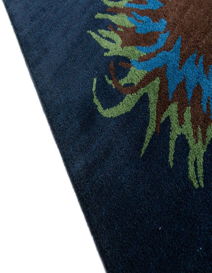 Detail image of 7' 6 x 7' 7 Luna Square Rug