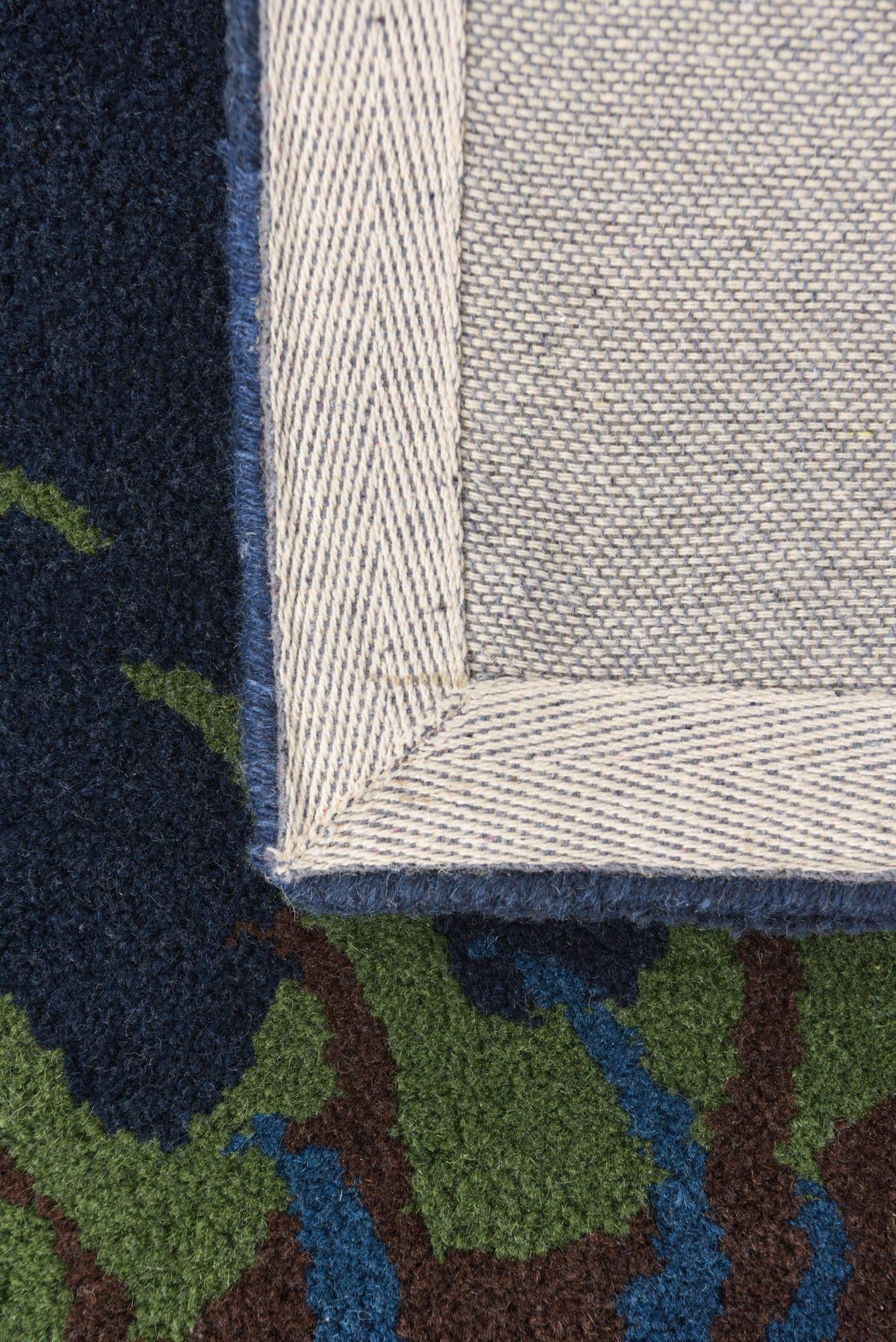 7' 5 x 7' 6 Luna Square Rug