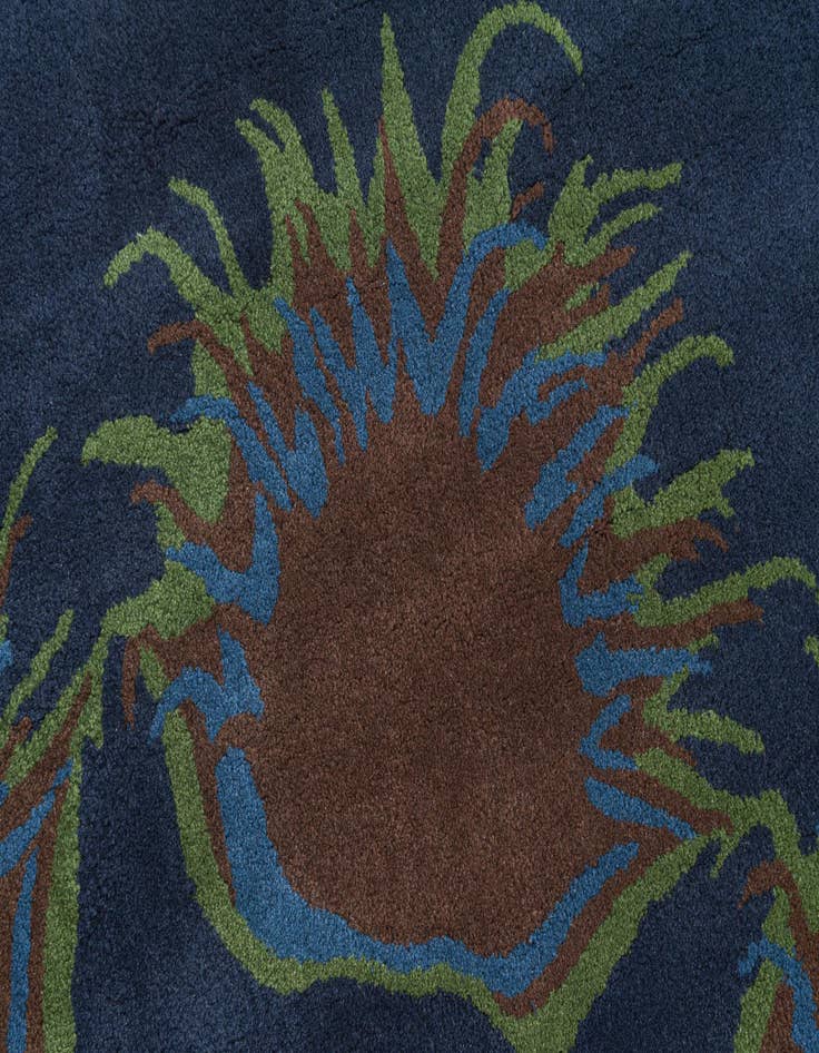 Detail image of 7' 6 x 7' 6 Luna Square Rug