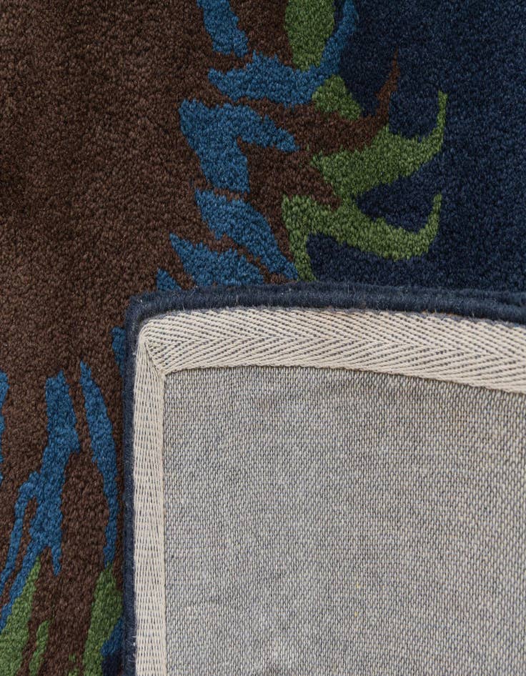 Detail image of 7' 6 x 7' 6 Luna Square Rug