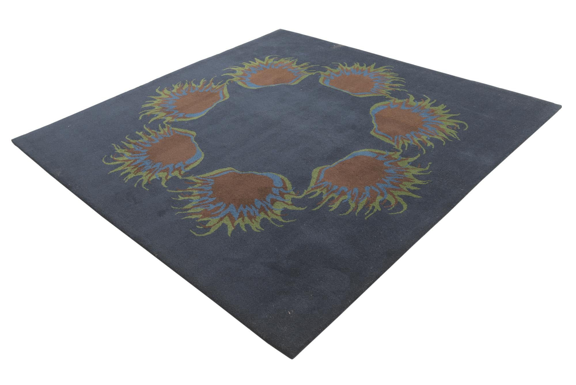 7' 6 x 7' 7 Luna Square Rug