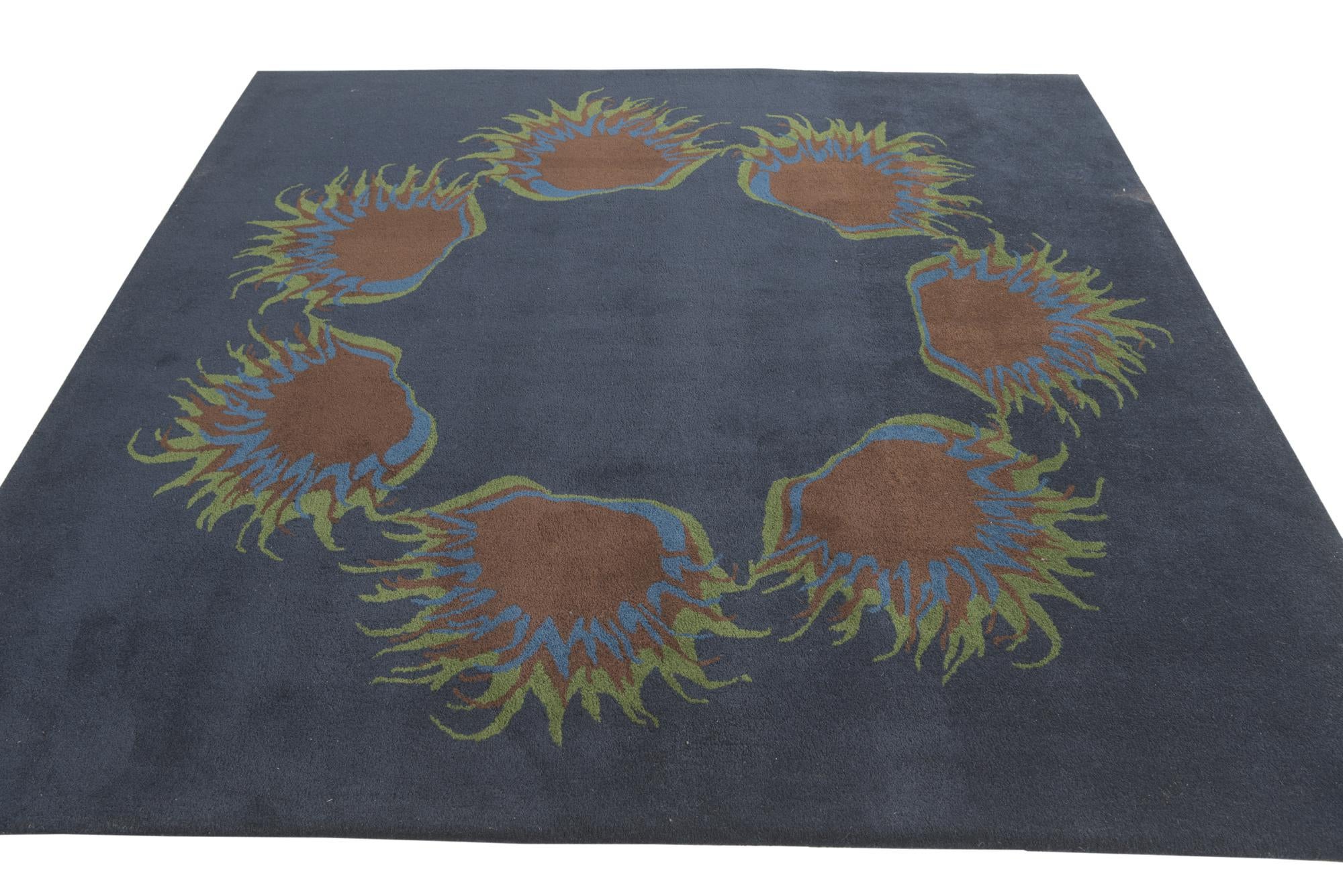 7' 6 x 7' 7 Luna Square Rug