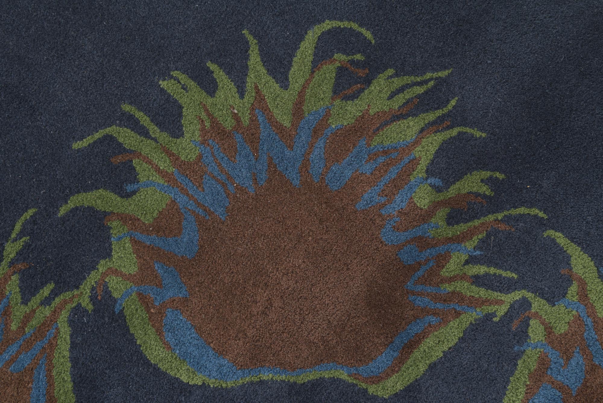 7' 6 x 7' 7 Luna Square Rug
