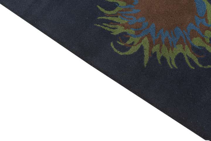 7' 6 x 7' 7 Luna Square Rug