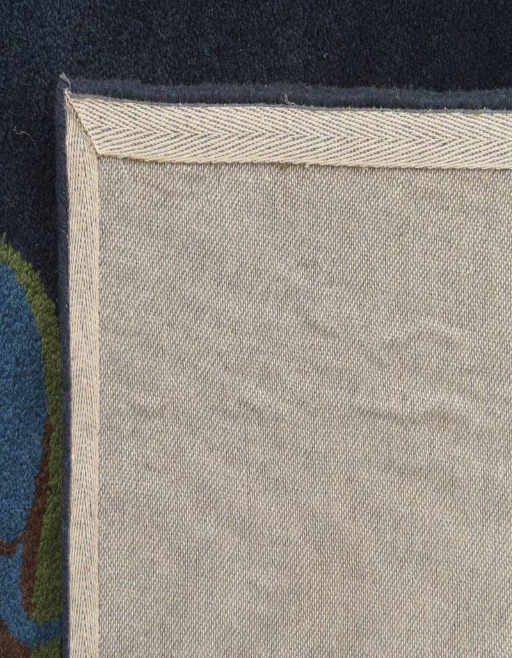 Detail image of 7' 4 x 7' 6 Luna Square Rug
