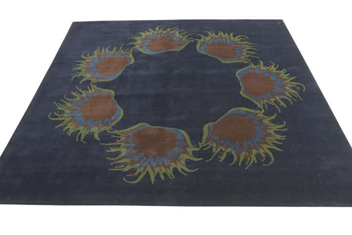 7' 5 x 7' 7 Luna Square Rug