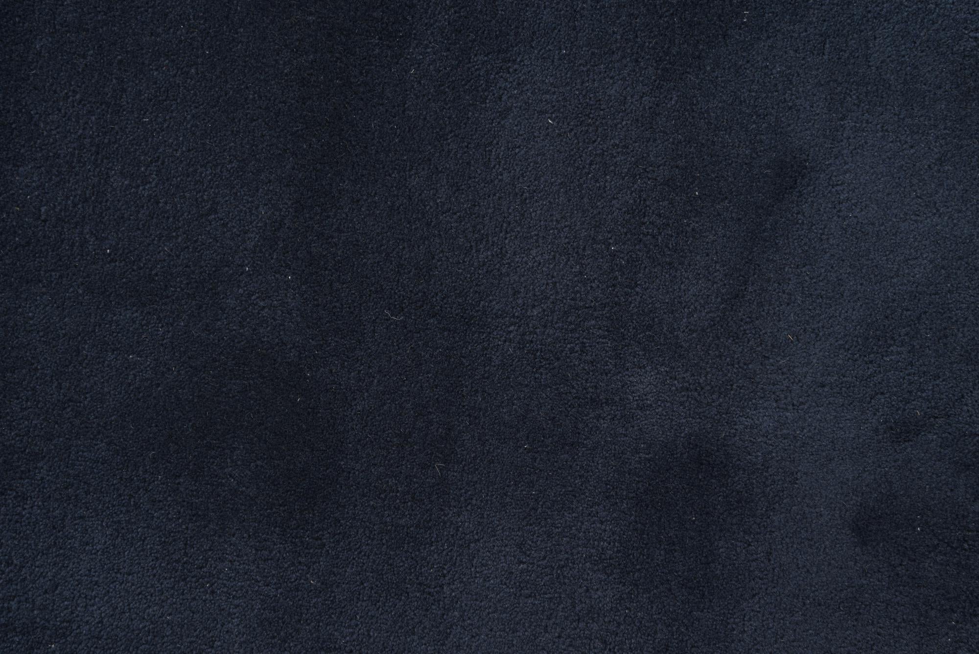 7' 5 x 7' 7 Luna Square Rug