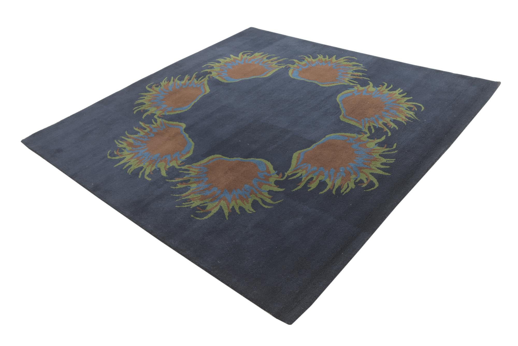 7' 6 x 7' 7 Luna Square Rug