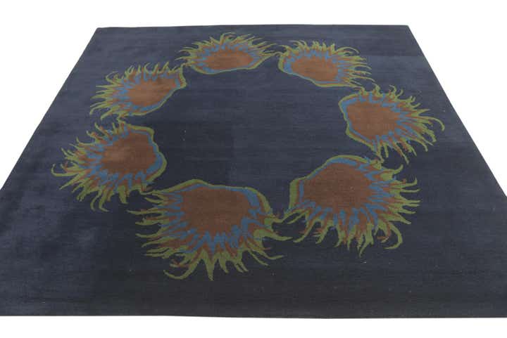 7' 6 x 7' 7 Luna Square Rug