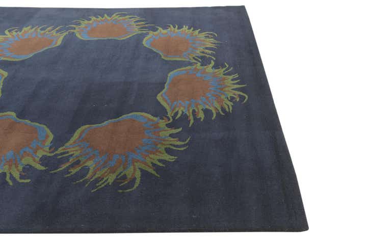7' 6 x 7' 7 Luna Square Rug