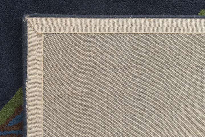 7' 5 x 7' 7 Luna Square Rug