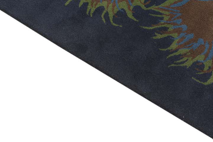 7' 5 x 7' 7 Luna Square Rug