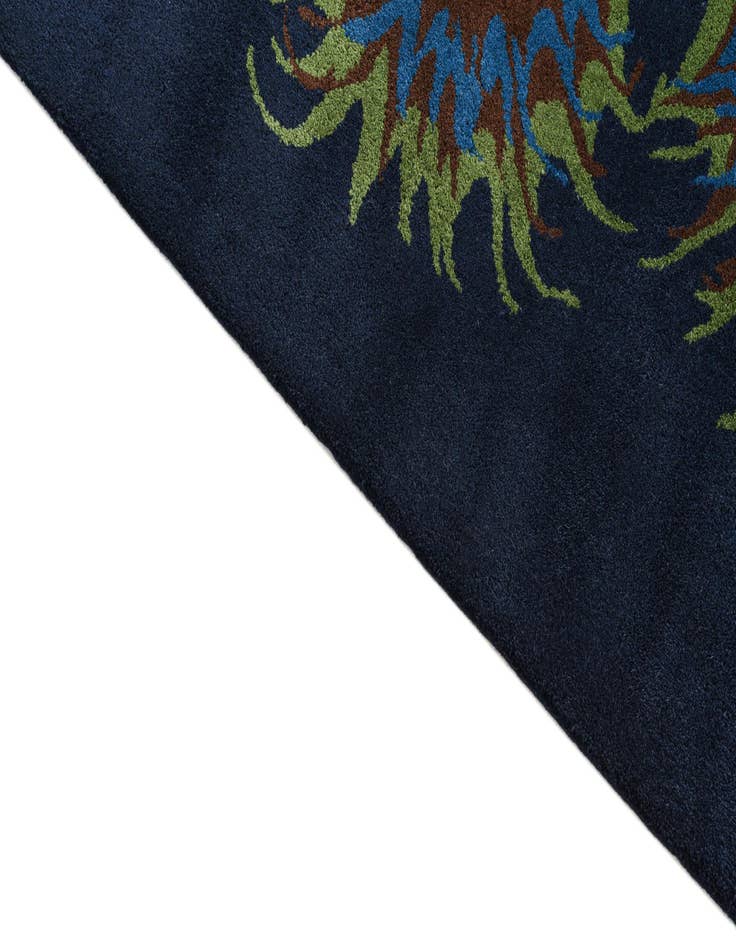 Detail image of 7' 5 x 7' 6 Luna Square Rug