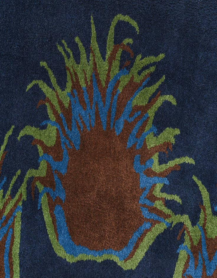 Detail image of 7' 5 x 7' 6 Luna Square Rug