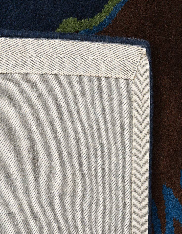 Detail image of 7' 5 x 7' 6 Luna Square Rug
