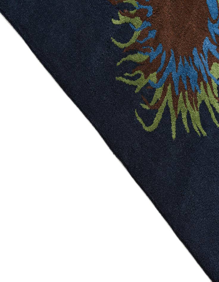 Detail image of 7' 5 x 7' 6 Luna Square Rug