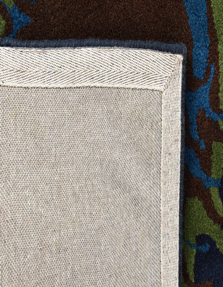 Detail image of 7' 5 x 7' 6 Luna Square Rug