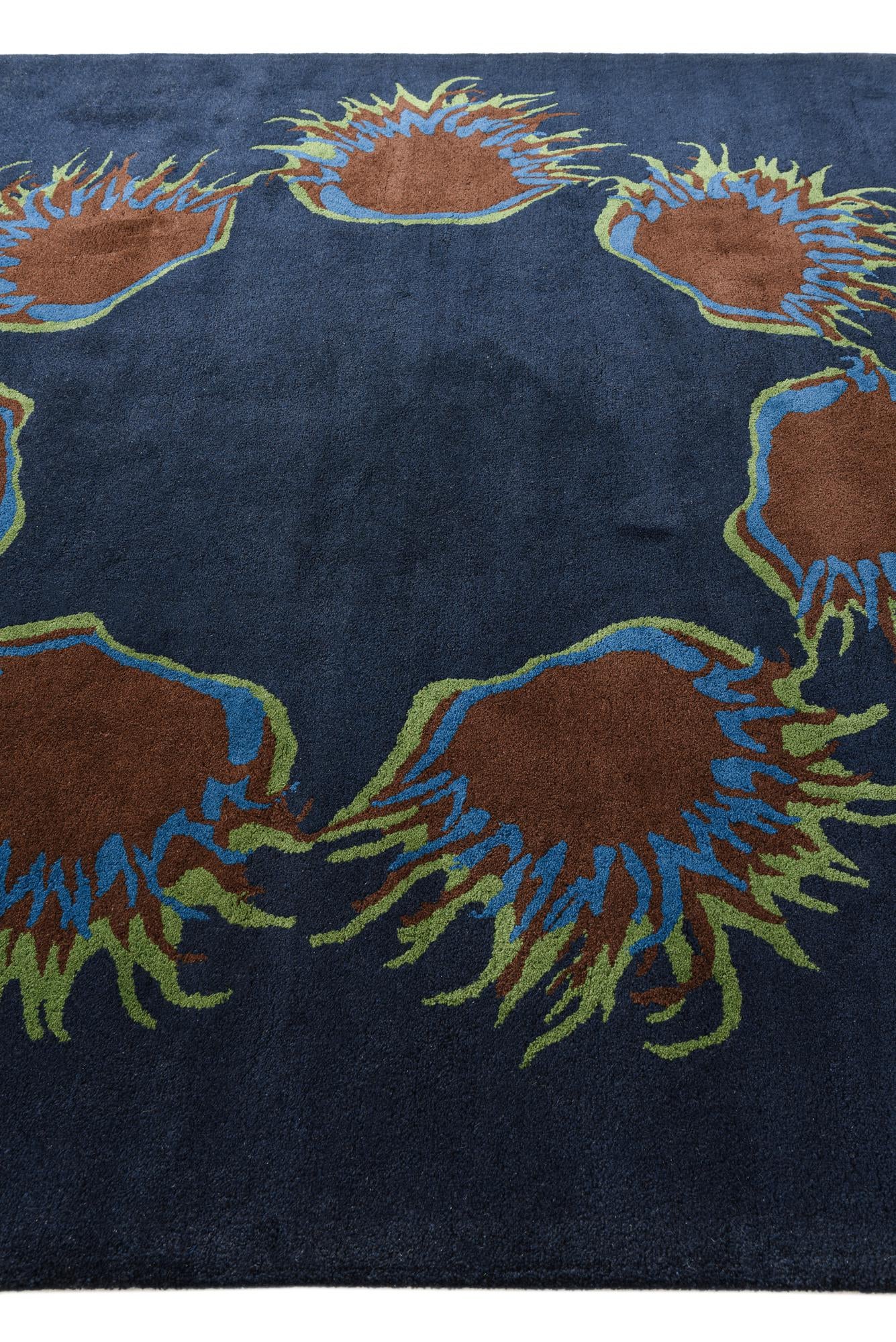 7' 6 x 7' 7 Luna Square Rug