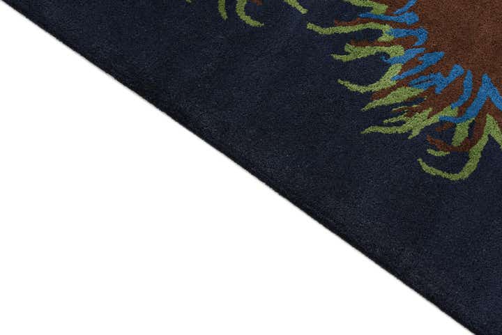 7' 6 x 7' 7 Luna Square Rug