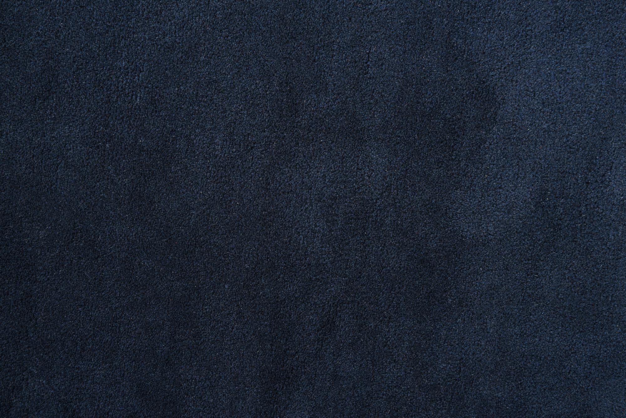7' 6 x 7' 7 Luna Square Rug