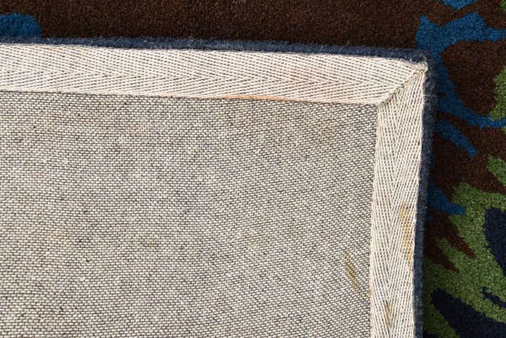 7' 6 x 7' 7 Luna Square Rug