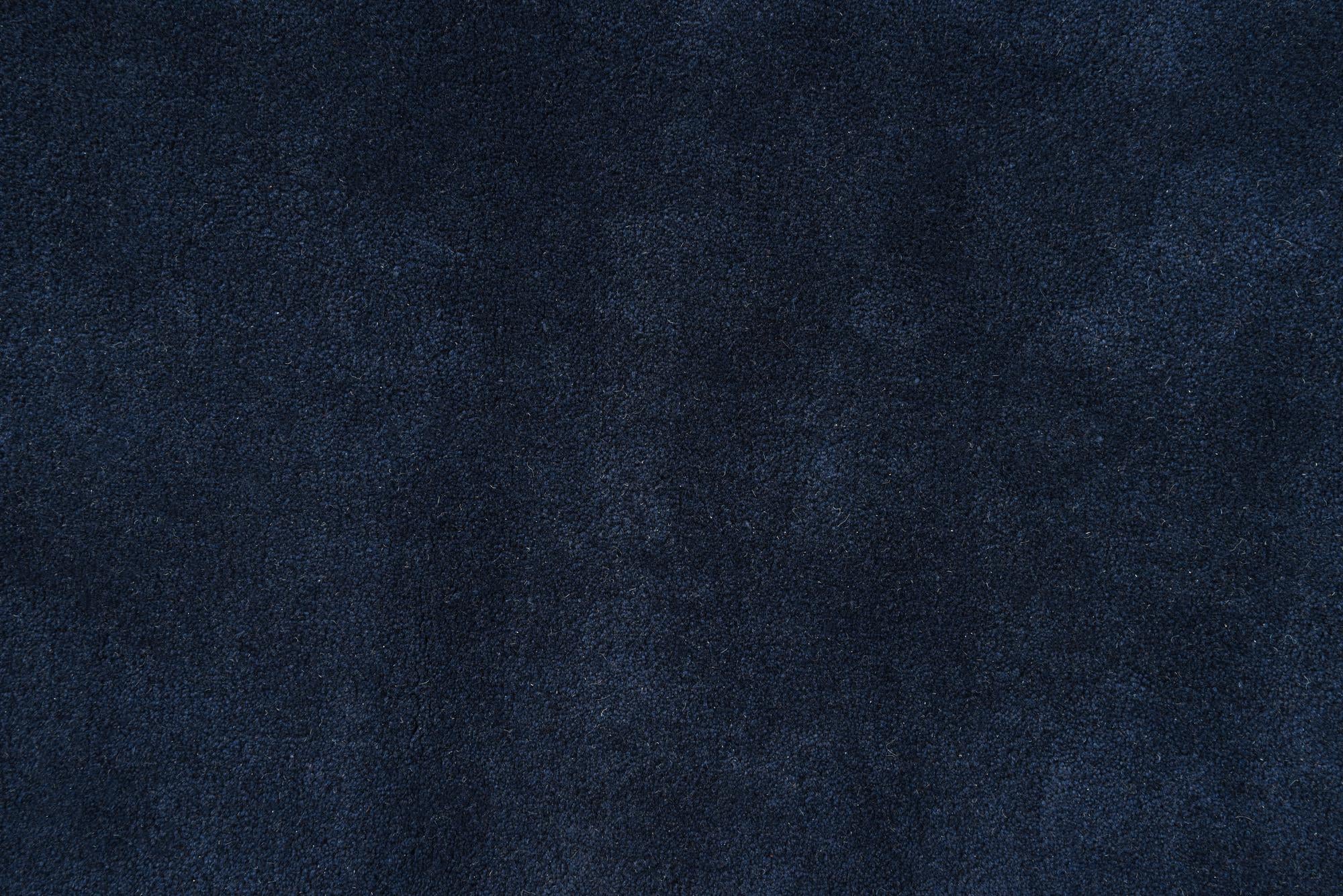 7' 6 x 7' 7 Luna Square Rug