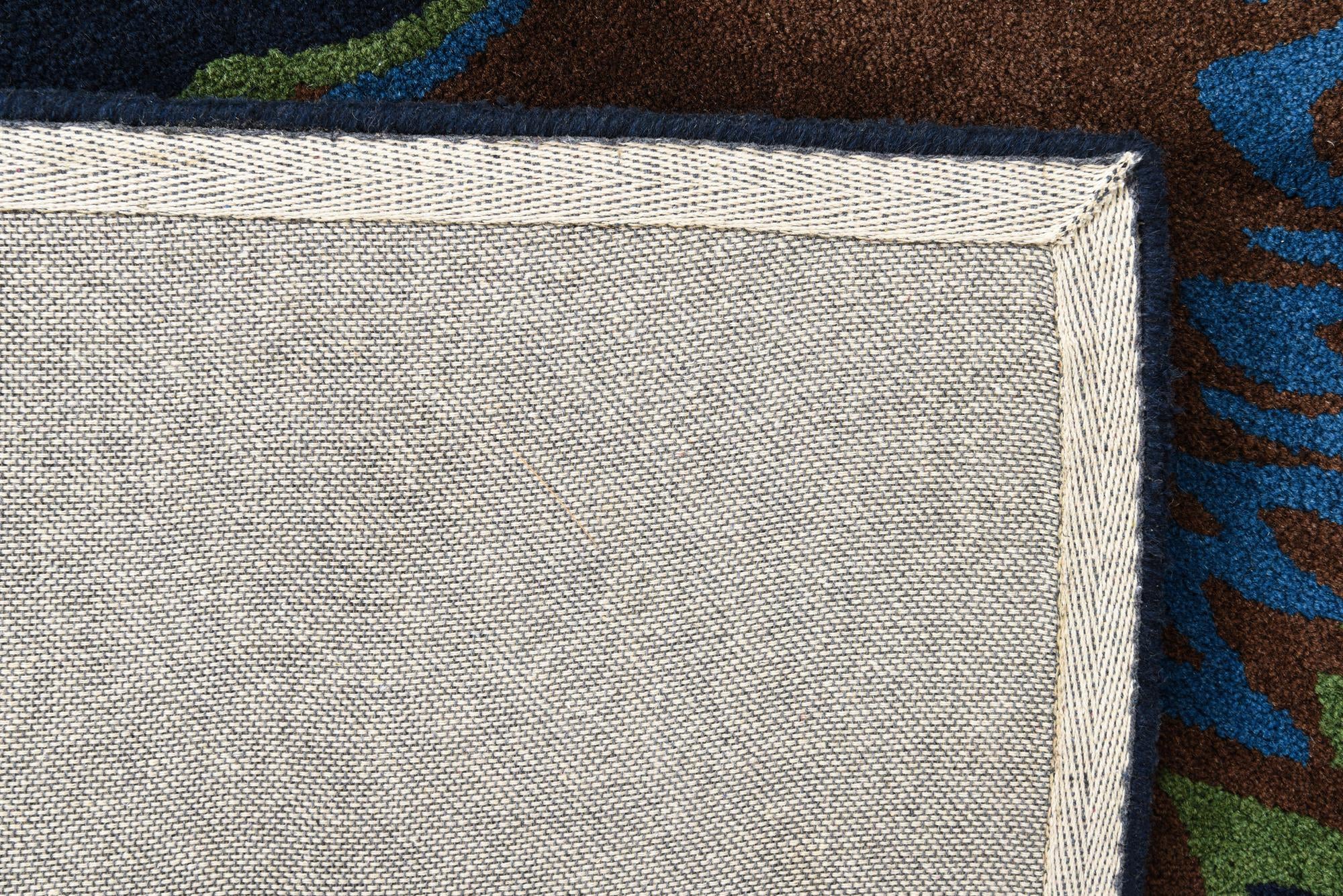 7' 6 x 7' 7 Luna Square Rug